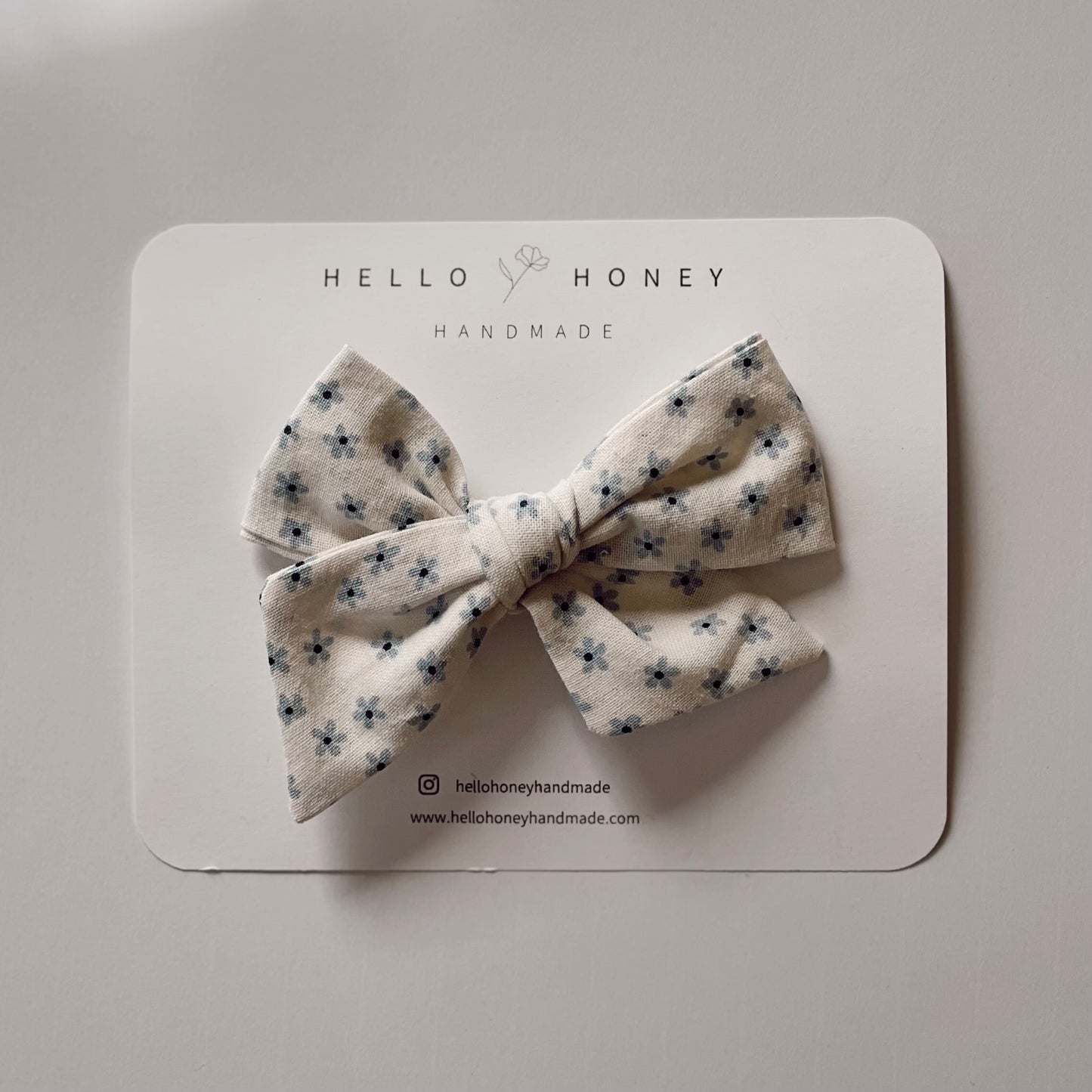 Pinwheel Bow / Blue Daisy