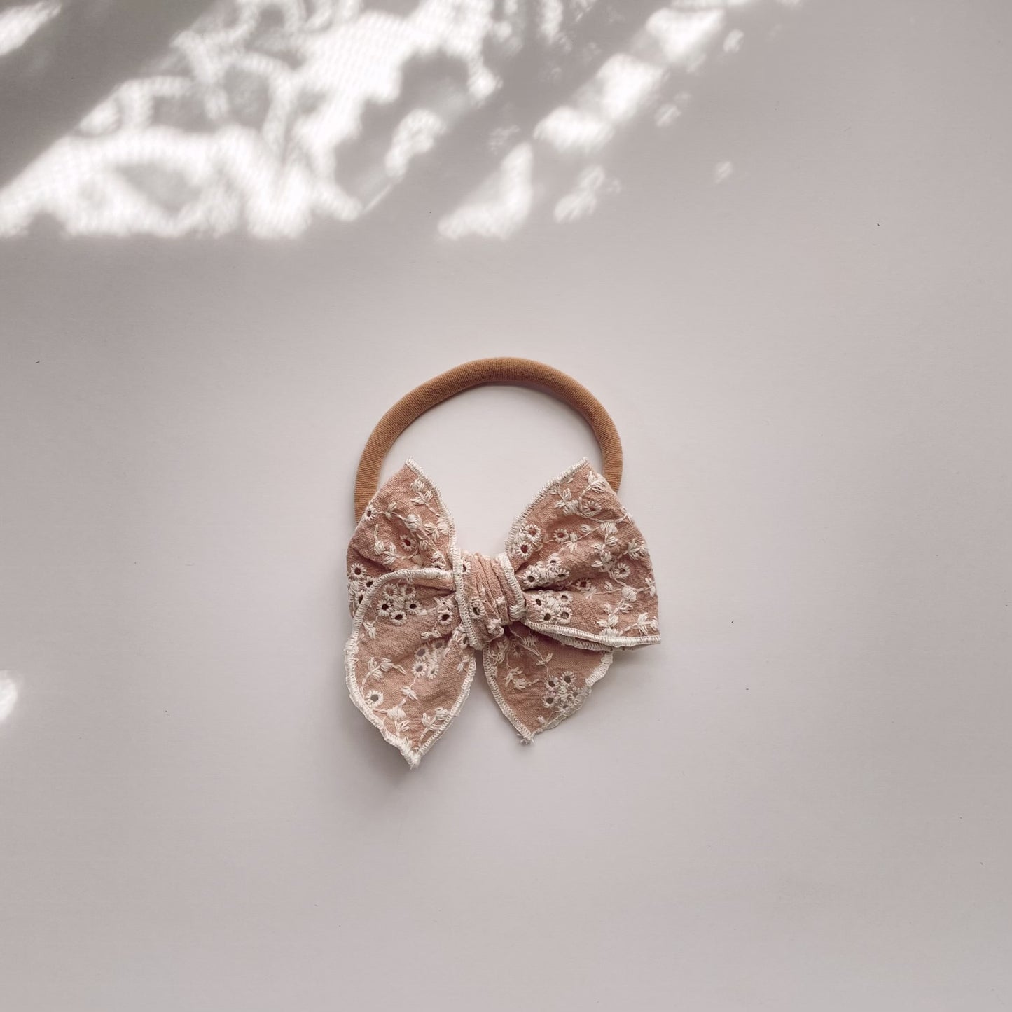 Sailor Bow / Mauve Eyelet