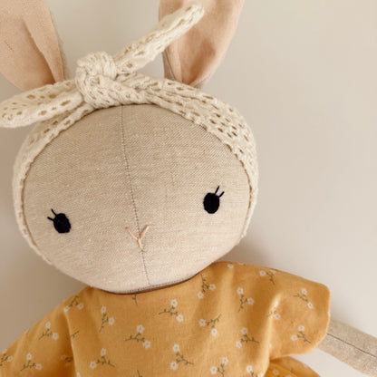 Heirloom Doll / Posey